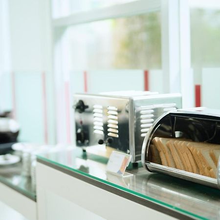 Amaris Hotel Slipi Jakarta Ngoại thất bức ảnh