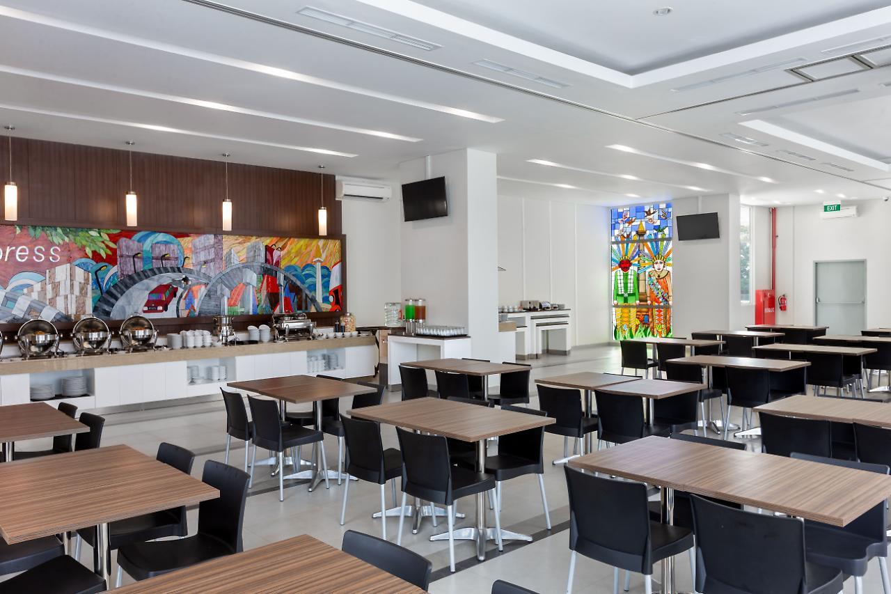 Amaris Hotel Slipi Jakarta Ngoại thất bức ảnh
